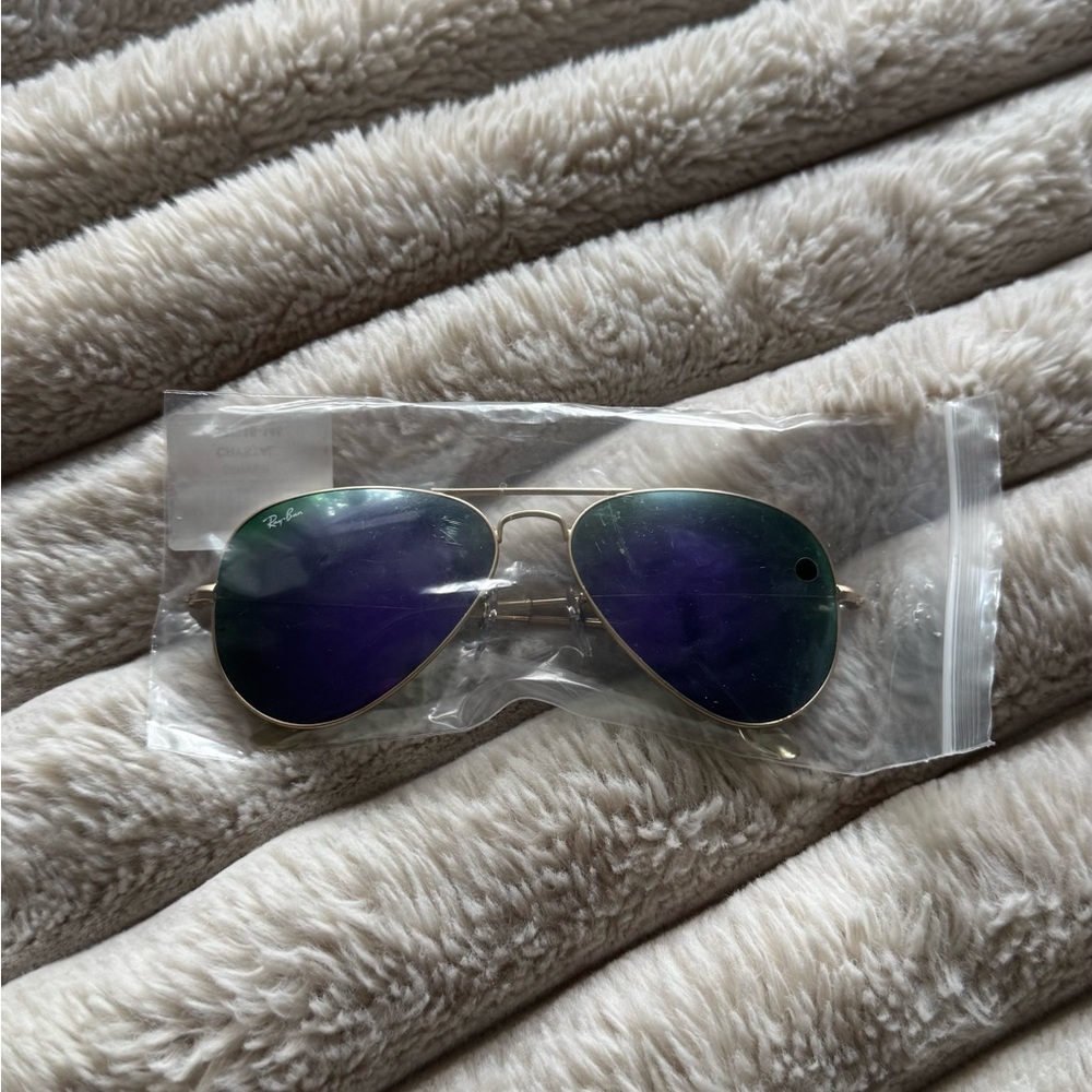 Ray-Ban Aviator Sunglasses with Green Purple Flash Mirror Lenses and Gold Frames